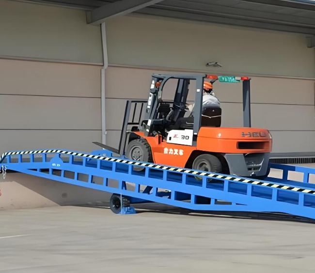 忻州移动式卸货平台（叉车用）